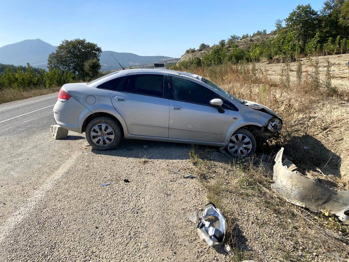 Bilecik'te Kontrolden Çıkan Otomobil Takla Attı, Sürücü Yaralandı