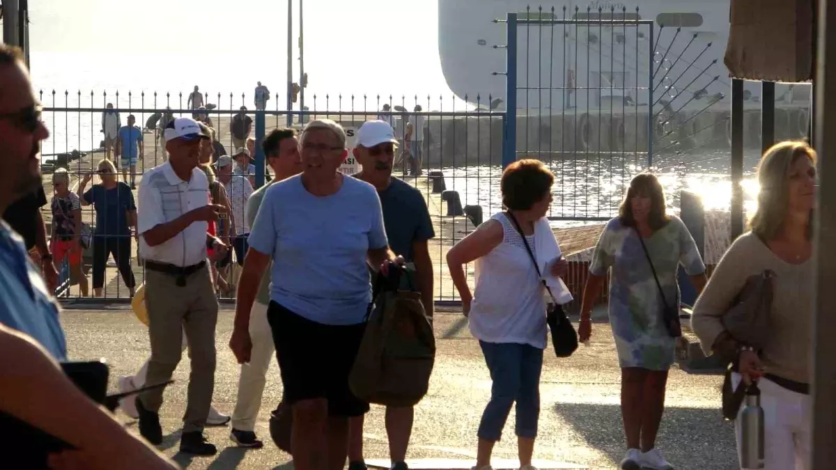 Marshall Adaları bayraklı kruvaziyer Alanya'ya geldi