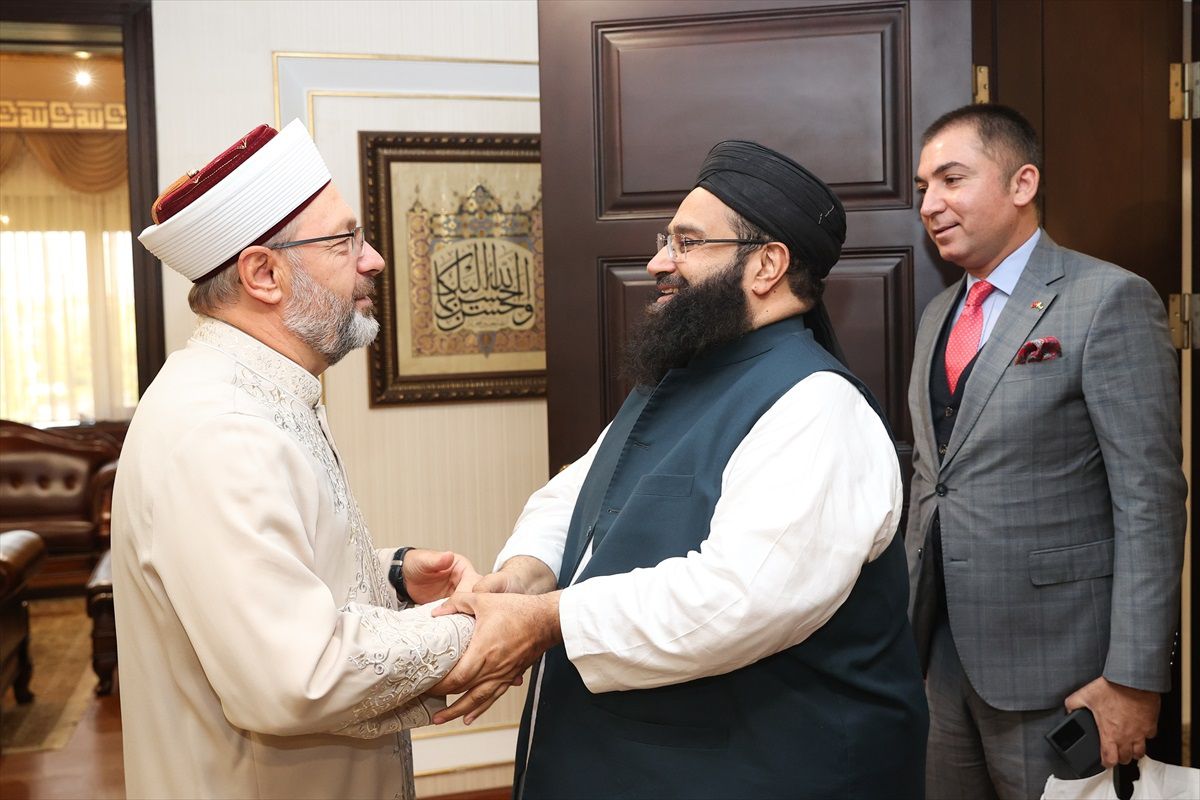 Diyanet İşleri Başkanı Ali Erbaş, Pakistan Ulema Meclisi Başkanı ile görüştü