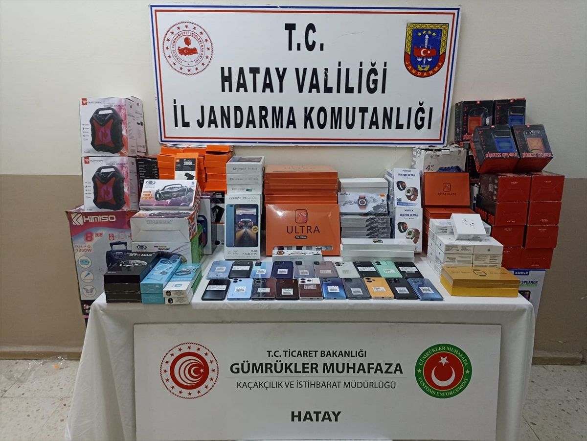 Belen'de Gümrük Kaçağı Cep Telefonu ve Elektronik Eşya Operasyonu