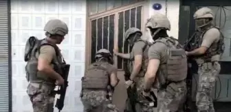 İzmir merkezli 4 ilde DEAŞ terör örgütüne fon topladıkları tespit edilen 3 şüpheli gözaltına alındı