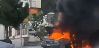Kadıköy'de park halindeki cip alev alev yandı
