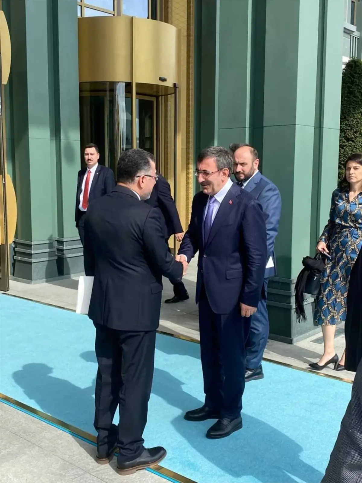 KBÜ Rektörü Prof. Dr. Fatih Kırışık, Cumhurbaşkanı Yardımcısı Cevdet Yılmaz ile görüştü