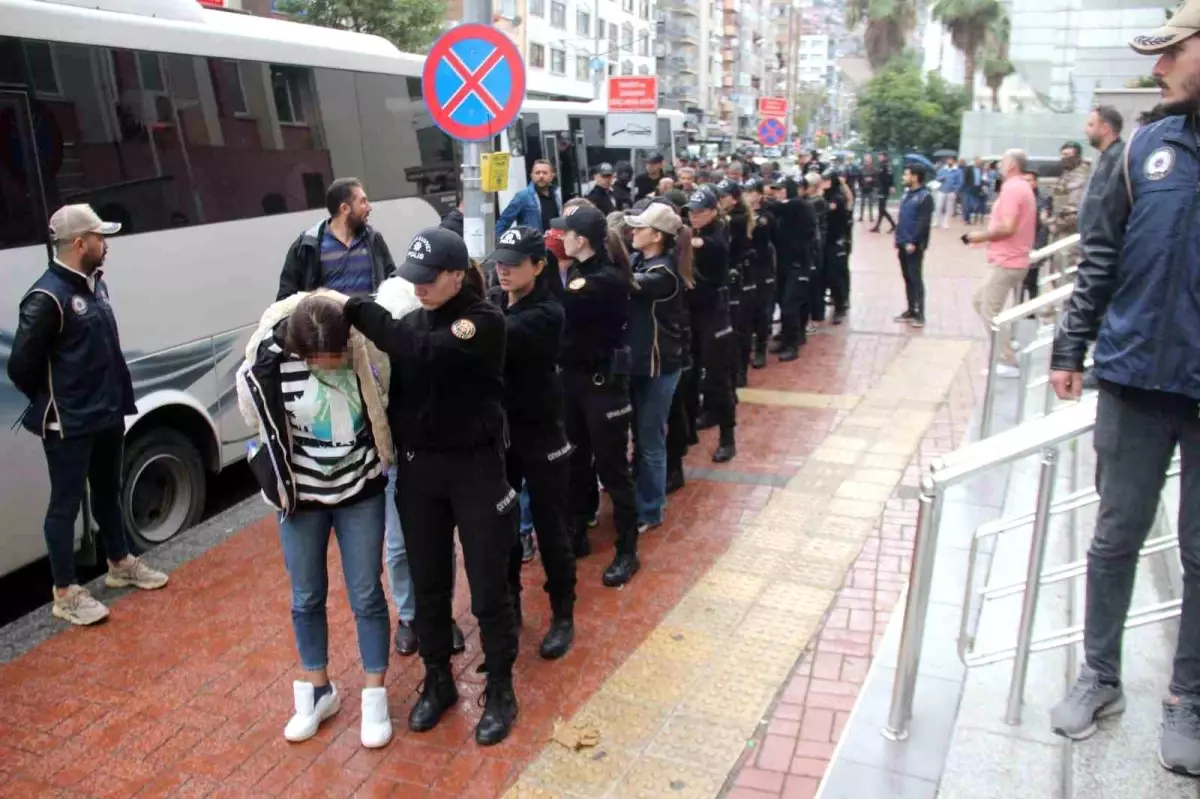PKK/KCK'nın cezaevi dış koordinasyon yapılanmasına yönelik operasyonda 32 şüpheli serbest bırakıldı