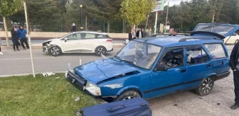 Sivas'ta Otomobil Kazası: 5 Kişi Yaralandı