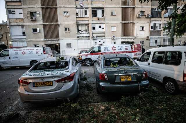 Son Dakika: İsrail'in Gazze'ye yönelik saldırılarında can kaybı artıyor! 260'ı çocuk 900 Filistinli hayatını kaybetti