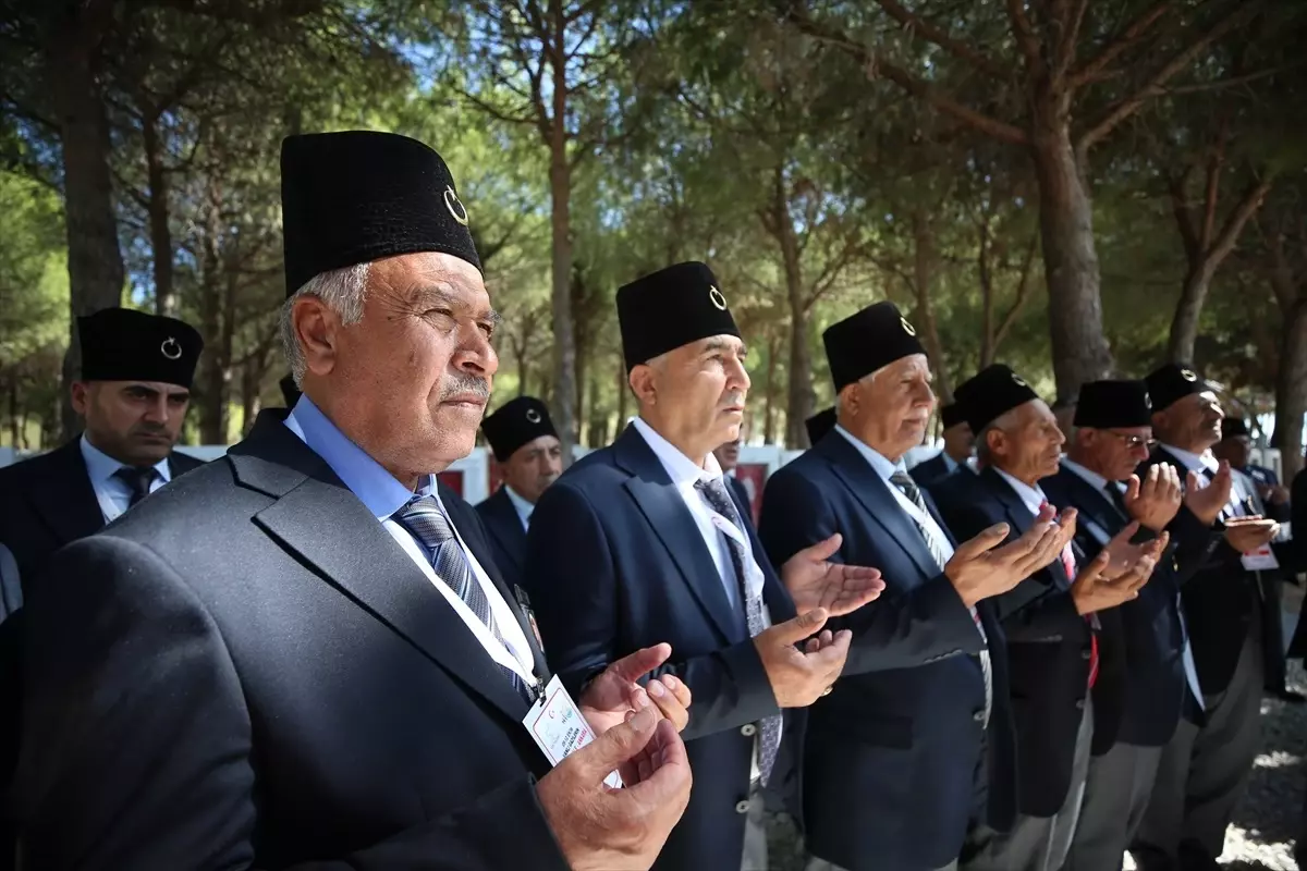 Van'dan gelen gaziler Gelibolu Yarımadası'ndaki şehitlik ve anıtları ziyaret etti