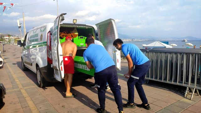 Antalya'da denizde kadın cesedi bulundu Antalya'da denizde kadın cesedi bulundu
