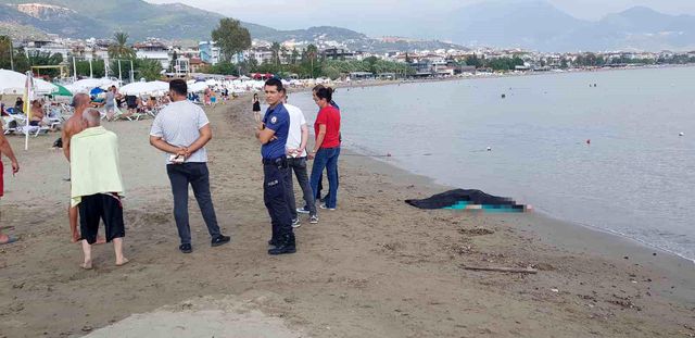 Antalya'da denizde kadın cesedi bulundu Antalya'da denizde kadın cesedi bulundu