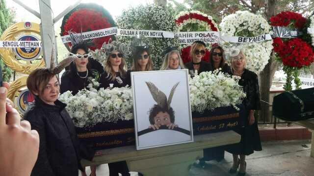 Çağdaş Sanatçı Haluk Akakçe Zincirlikuyu'da Son Yolculuğuna Uğurlandı