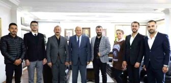 MHP Bayburt Merkez İlçe Başkanı ve Yönetimi Belediye Başkanı'na Ziyarette Bulundu