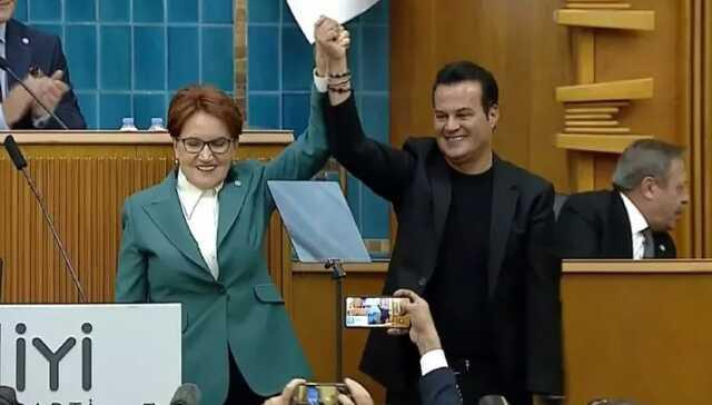 Rozetini Meral Akşener taktı! Hakan Peker, İYİ Parti'nin Safranbolu belediye başkan adayı olacak Rozetini Meral Akşener taktı! Hakan Peker, İYİ Parti'nin Safranbolu belediye başkan adayı olacak