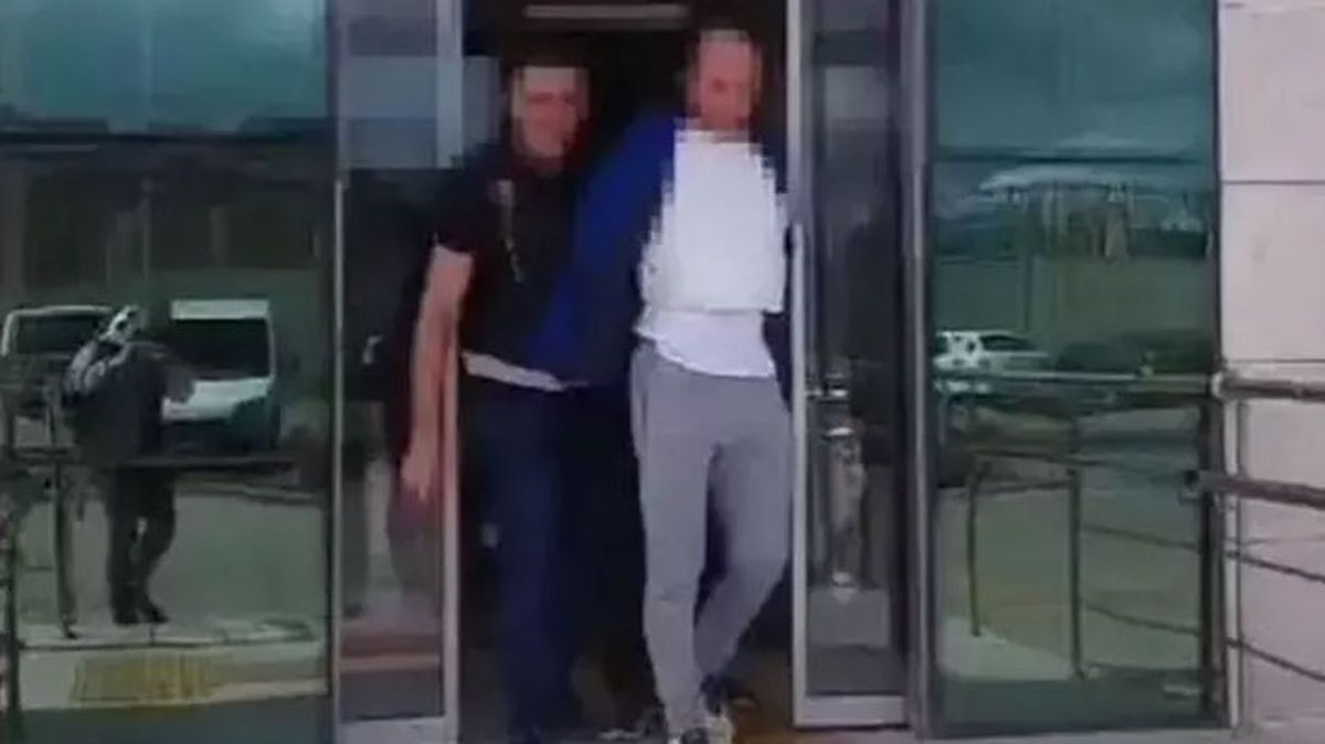 Arabasına aldığı kız öğrencisini istismar edip 'Büyüklük sende kalsın, özür dilerim' diyen antrenör tutuklandı