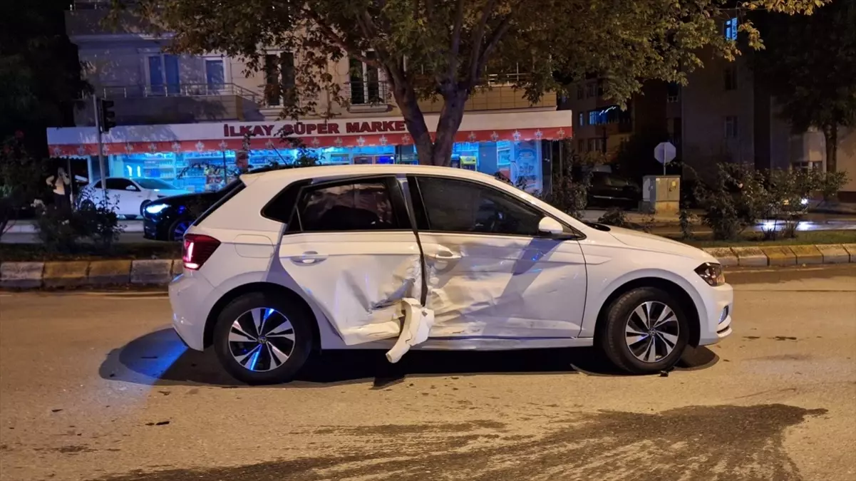 Samsun'da Otomobil Kazası: 1 Yaralı
