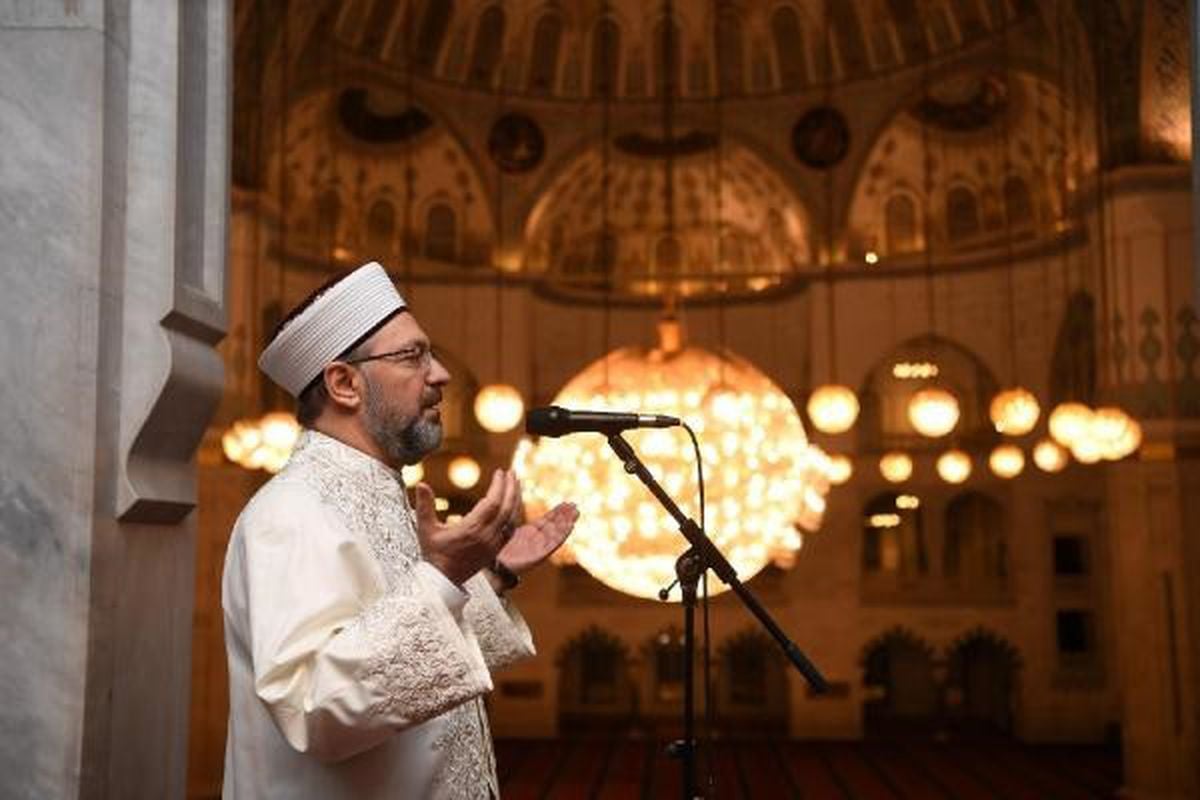 Diyanet İşleri Başkanı Erbaş'tan Mehmetçik ve Filistin için dua çağrısı