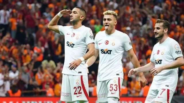 Galatasaray'ın yıldızı Hakim Ziyech, milli takım kampında sakatlandı Galatasaray'ın yıldızı Hakim Ziyech, milli takım kampında sakatlandı