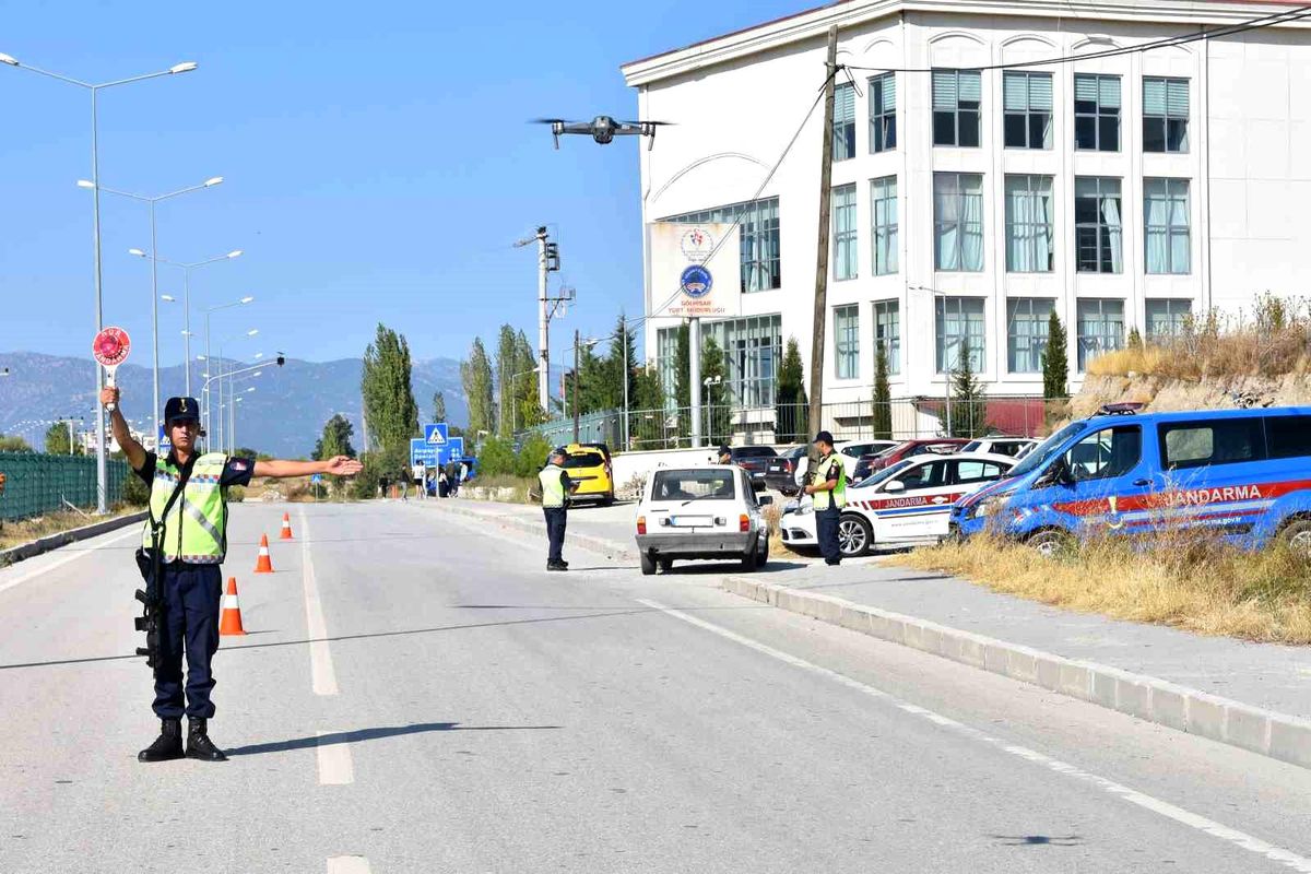 Burdur'da okul ve yurt çevresinde güvenlik denetimi yapıldı