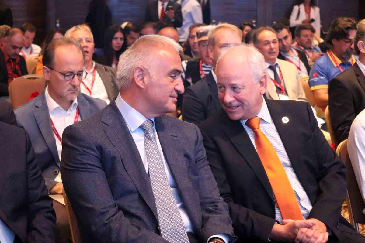 İzmir EuroVelo Bisiklet Turizmi Konferansı'na yoğun katılım