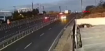Tekirdağ'da Ters Şeride Giren Minibüs ile Hafif Ticari Araç Çarpıştı: 1 Ölü, 1 Yaralı