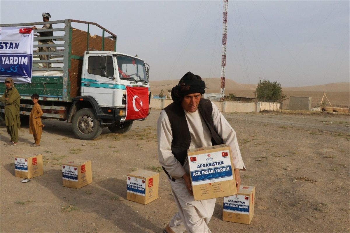 TDV, Afganistan'da depremzede ailelere gıda desteği sağladı