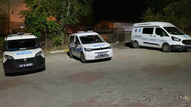 Cinnet getiren oğul, annesini bıçaklayarak öldürdü Cinnet getiren oğul, annesini bıçaklayarak öldürdü