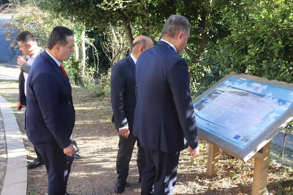 Düzce Valisi Aslan, Ceneviz Kalesi'nde incelemelerde bulundu
