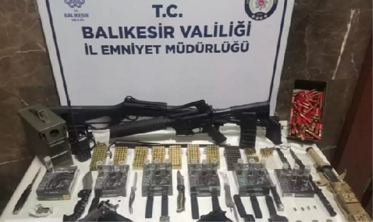 Balıkesir'de Ev Operasyonunda Silah ve Uyuşturucu Ele Geçirildi