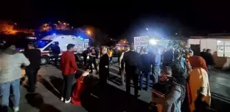 Hafif ticari araç, akaryakıt tankeriyle çarpıştı: 4 ölü, 3 yaralı