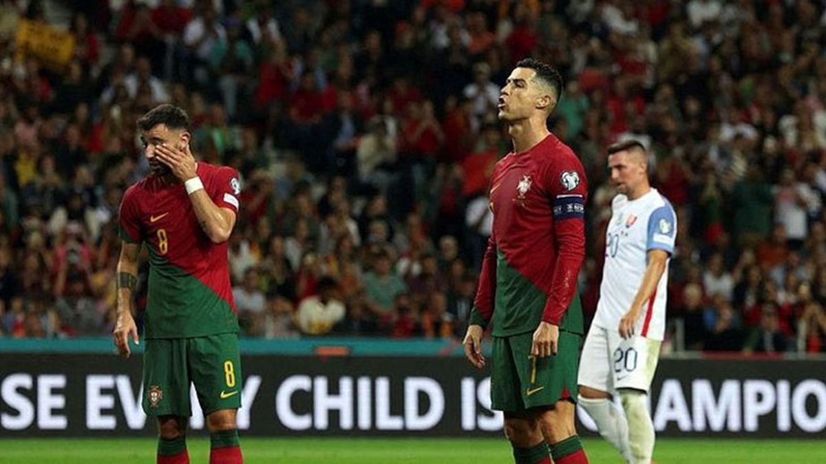 Her hareketi olay! Penaltının başına geçen Ronaldo, besmele çekti