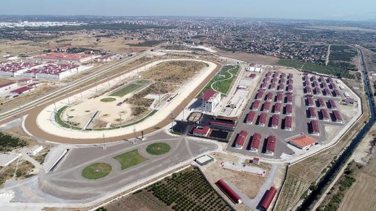 Antalya Hipodromu'nda Çalıştırıcı Seyislik Kursuna Yoğun İlgi