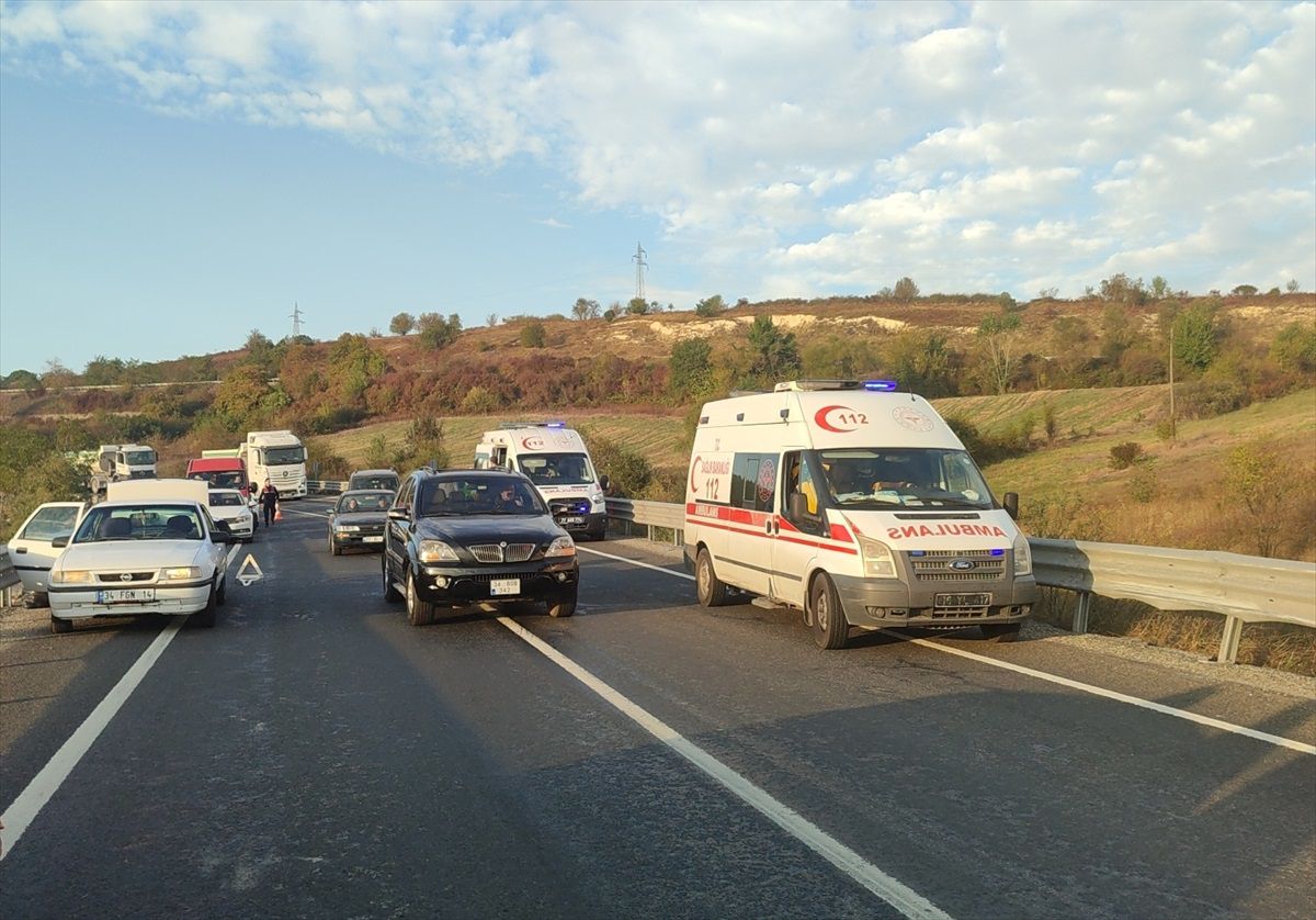 Orhangazi-Yalova karayolunda motosiklet kazası: 2 kişi ağır yaralandı