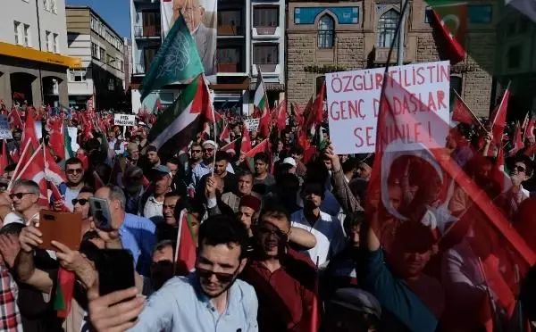 Yeniden Refah Partisi lideri Fatih Erbakan: Bugünden tezi yok ABD'nin İncirlik Üssü ve Kürecik Radar Üssü kapatılmalı Yeniden Refah Partisi lideri Fatih Erbakan: Bugünden tezi yok ABD'nin İncirlik Üssü ve Kürecik Radar Üssü kapatılmalı