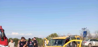 Antalya Manavgat'ta trafik kazası: 4 kişi ağır yaralandı
