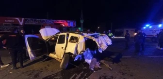 Kırmızı Işıkta Çarpışan Otomobilde Alkollü Sürücü Hayatını Kaybetti