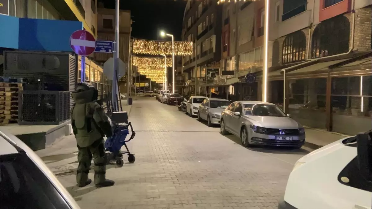 Bucak'ta Şüpheli Valiz Patlatıldı