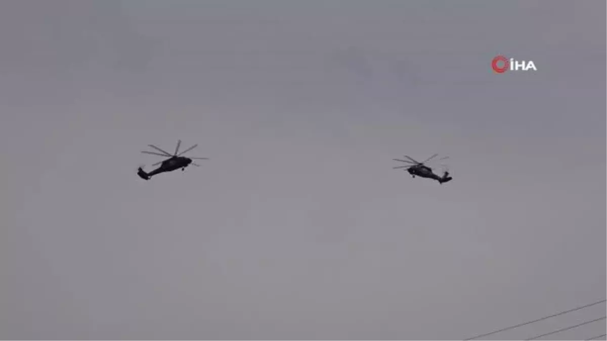 Çelik Kanatlardan havada zeybek gösterisi