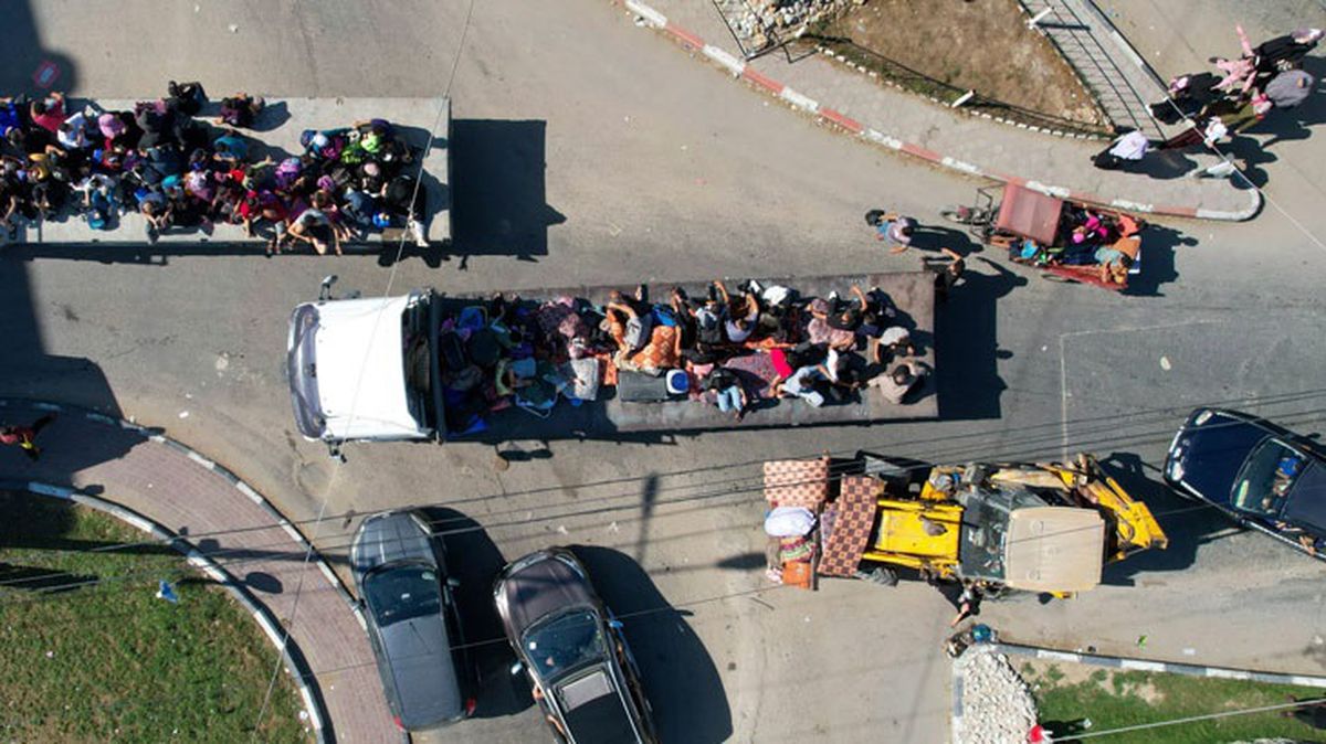 Gazzeliler, İsrail'in 'güvenli rota' olarak gösterdiği yolda bombaların hedefi oldu