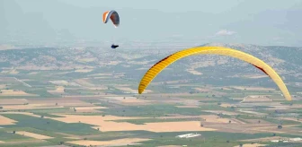 Manisa'da Paraşüt Sporu Yükselişte