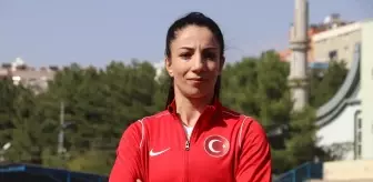 Milli güreşçi Evin Demirhan Yavuz, Paris Olimpiyatları'nda altın madalya hedefliyor