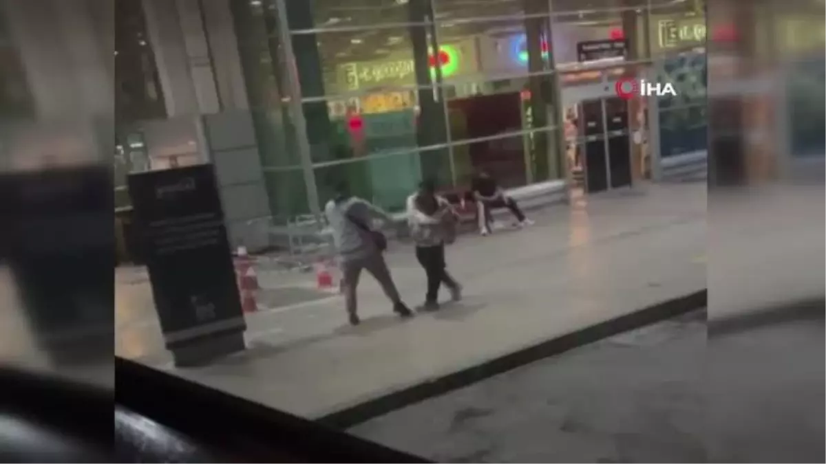 Bursa'da telefon kavgası kameralara yansıdı