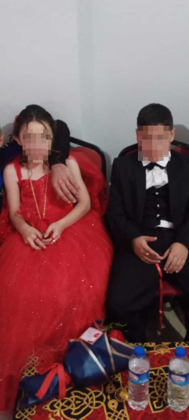 8 yaşındaki kız çocuğu ile 9 yaşındaki erkek çocuğuna nişan töreni yapıldı! Skandal görüntülere inceleme başlatıldı