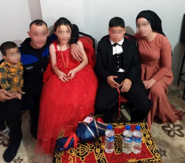 8 yaşındaki kız çocuğu ile 9 yaşındaki erkek çocuğuna nişan töreni yapıldı! Skandal görüntülere inceleme başlatıldı