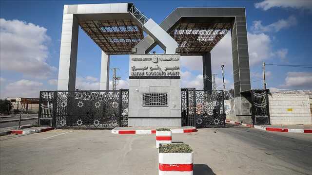 İsrail ordusu Gazze'den Mısır'a açılan Refah Sınır Kapısı'nı vurdu İsrail ordusu Gazze'den Mısır'a açılan Refah Sınır Kapısı'nı vurdu