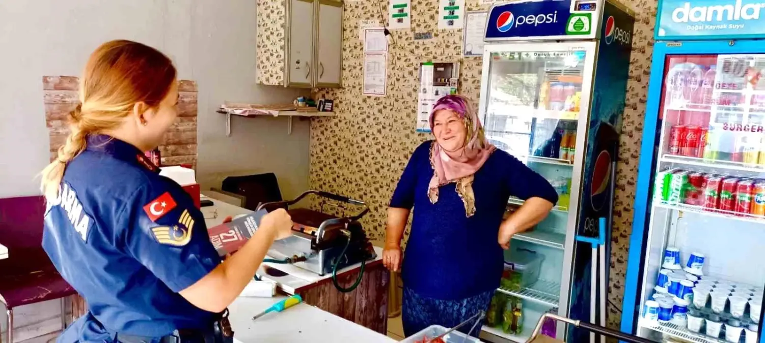 Edirne'de iş yerlerinde çalışan kadınlara bilgilendirme çalışması yapıldı