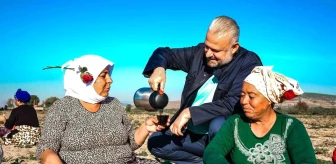 Menemen Belediye Başkan Vekili Aydın Pehlivan, Dünya Kadın Çiftçiler Gününde Kadınları Ziyaret Etti