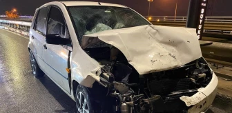 İzmit'te Zincirleme Trafik Kazası: 2 Araç Arasında Sıkışan Sürücü Ağır Yaralandı
