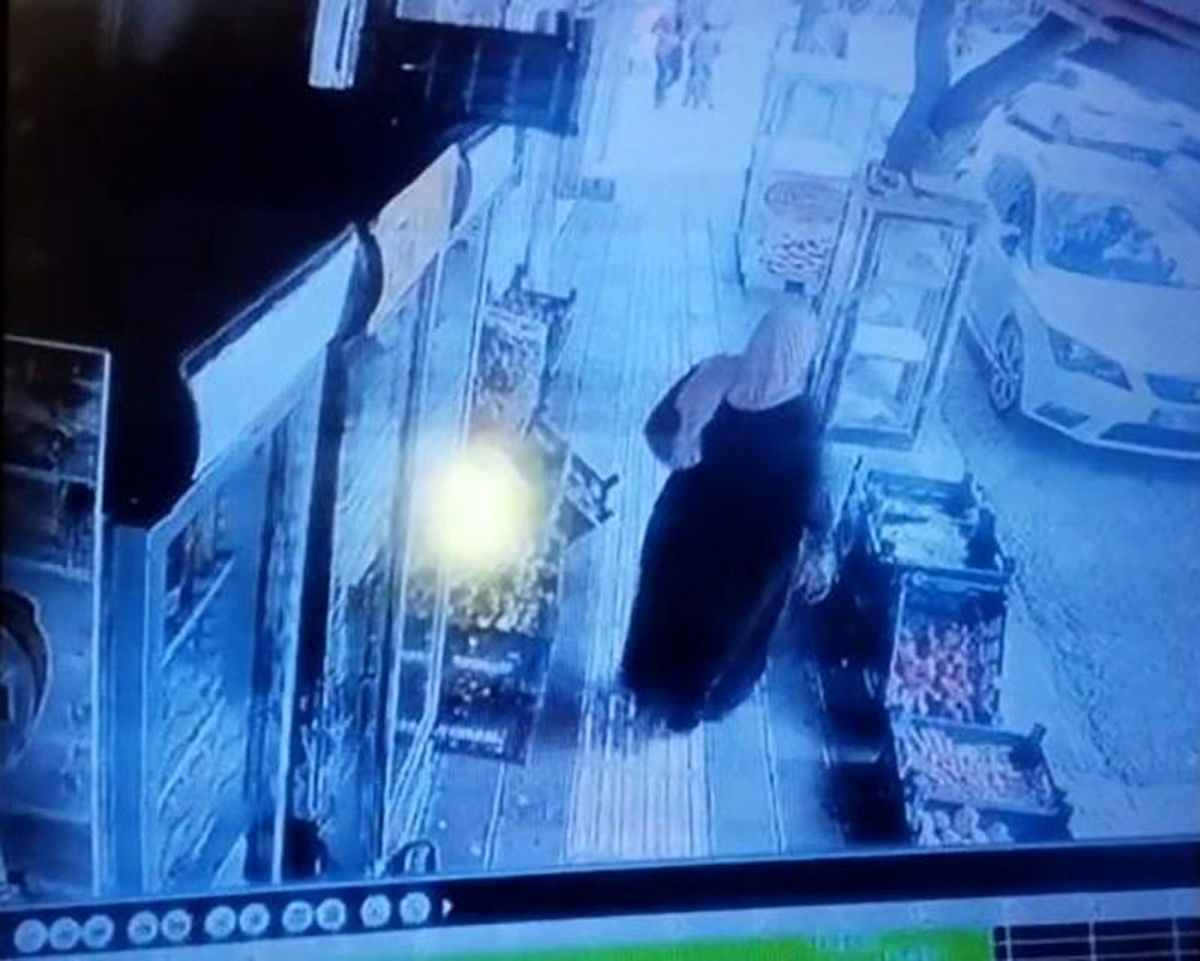 Mardin'de bir kadın marketten yoğurt çalarken güvenlik kamerasına yakalandı