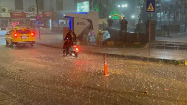 Ordu'da sağanak sele dönüştü, ev ve iş yerlerini su bastı