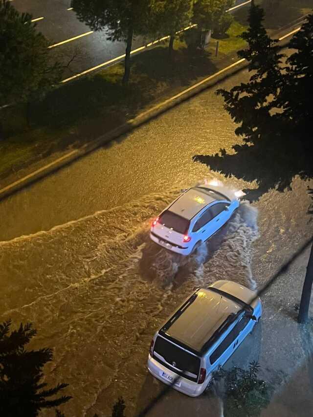 Ordu'da sağanak sele dönüştü, ev ve iş yerlerini su bastı