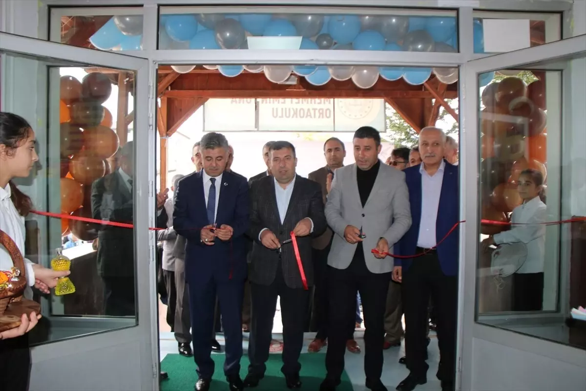 Şarkışla'da TÜBİTAK 4006 Bilim Fuarı düzenlendi